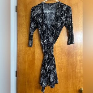 Banana Republic black and white floral print wrap dress